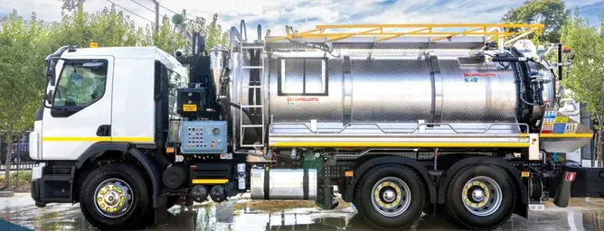 CAP VAC 2600 Dangerous Goods Liquid Tanker