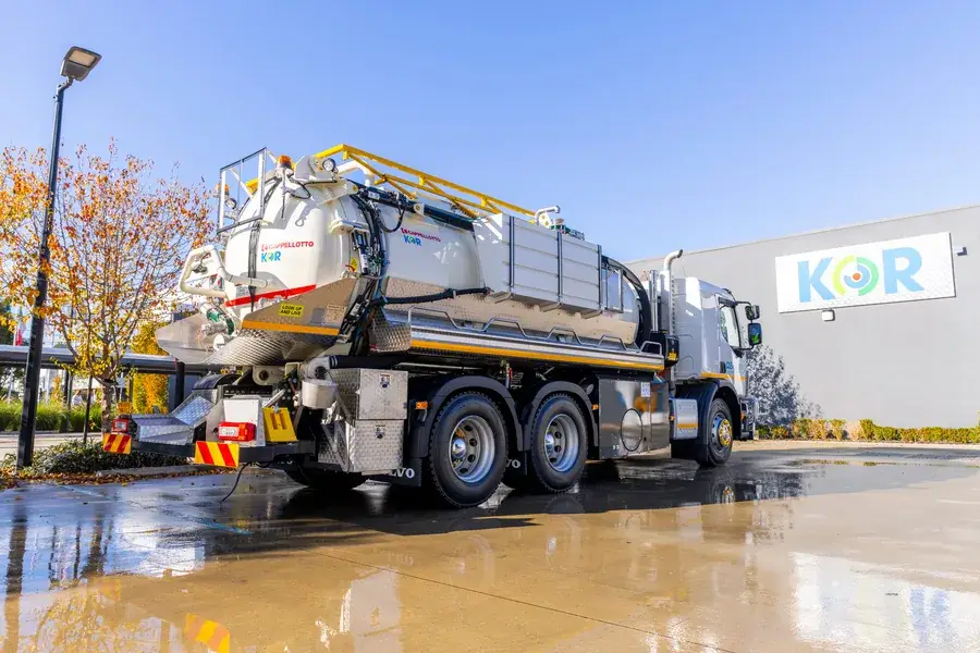 Cappellotto CAP VAC 2600 Liquid Tanker 6x4